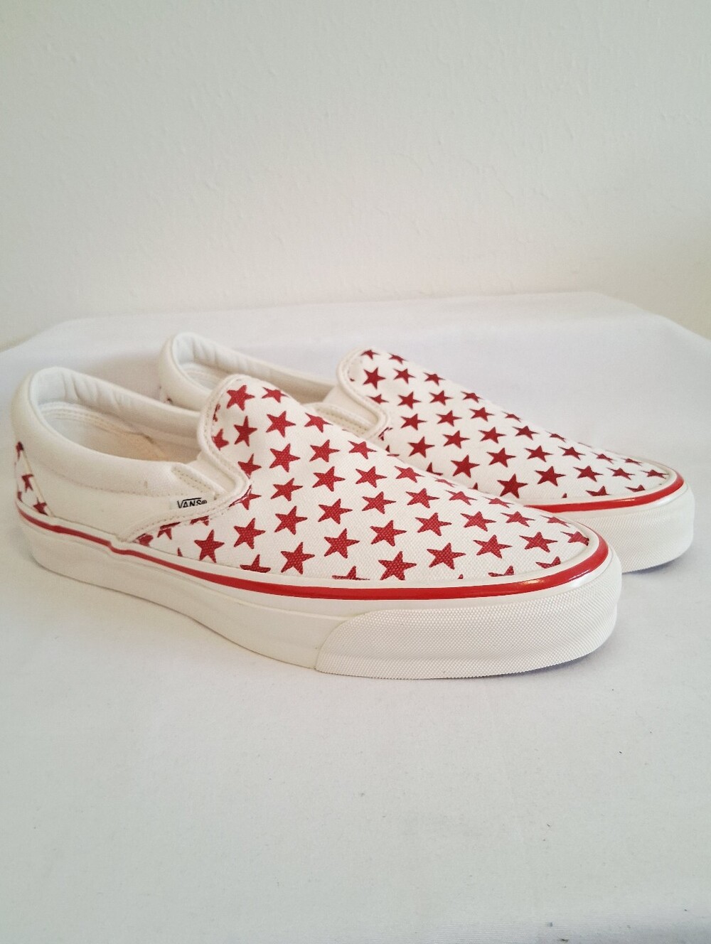 Vans LX Classic Slip On 98 Red Stars White Skate